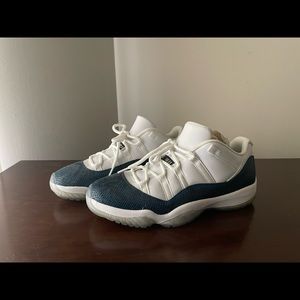 Air Jordan 11 Retro Low LE "Blue Snakeskin”